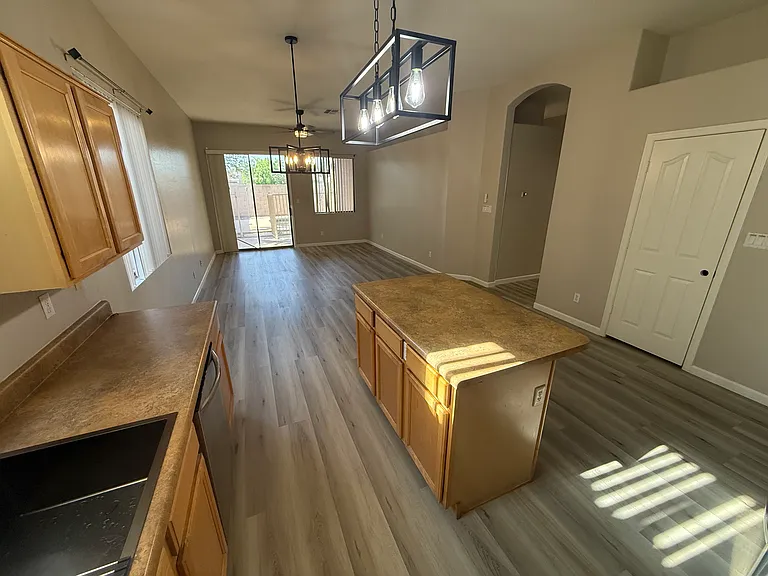 8836 W Adam Ave — Photo 4