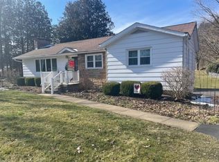 413 N Main St, Russell, PA 16345
