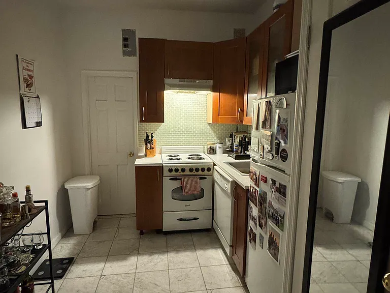417 E 82nd St #5D — Photo 2