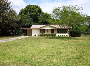 1302 Peters Dr, Leesburg, FL 34748