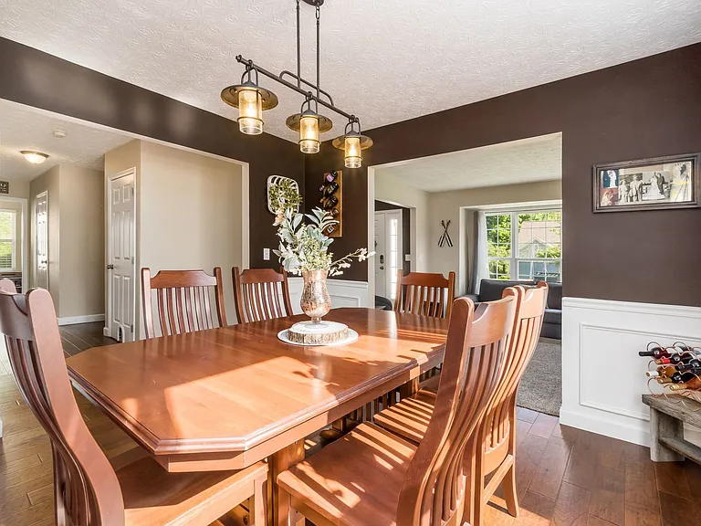 W Hull Dr — Photo 3