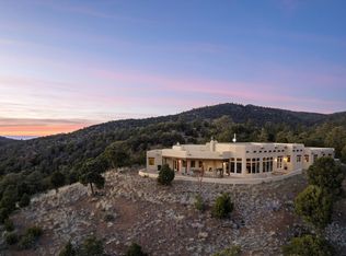 26 Camino Tortuga, Santa Fe, NM 87505