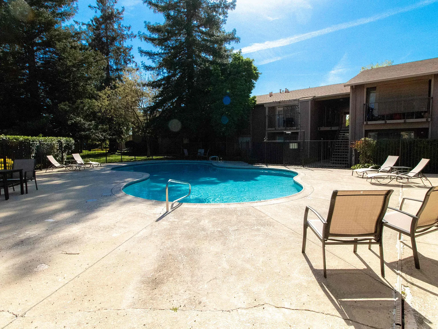 Meadowood Village Apartments — Photo 2