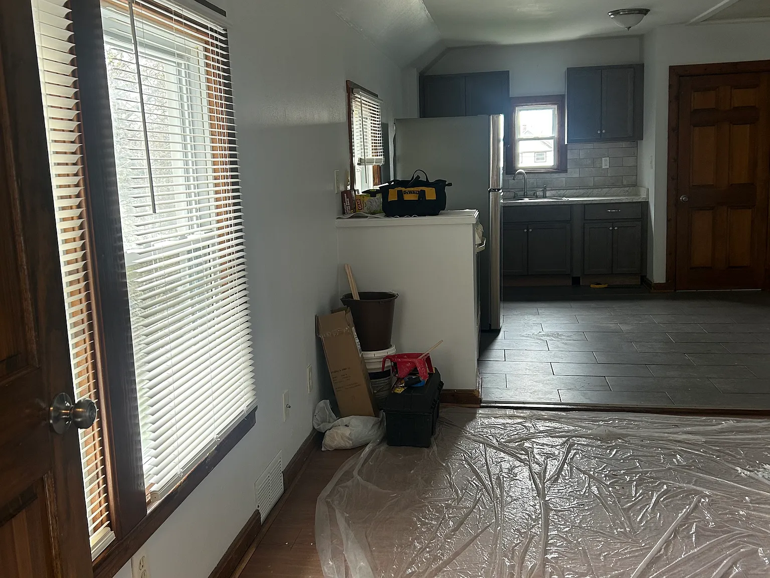3 bed, 875 sqft, $1,200 — Photo 4