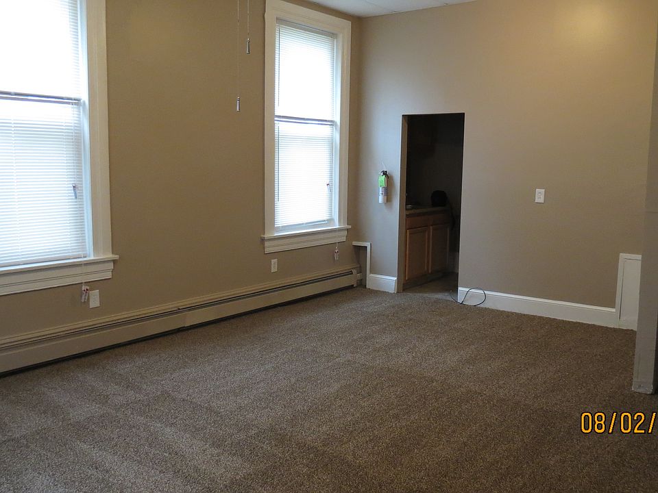2nd image of 239 Vine St APT 1