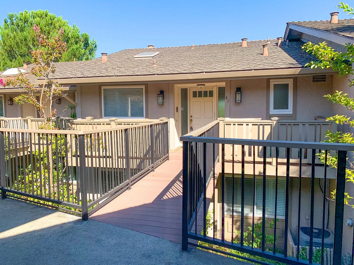 Townhome with Stunning Vasona Lake & Foothill Views Near Downtown Los Gatos — Photo 1