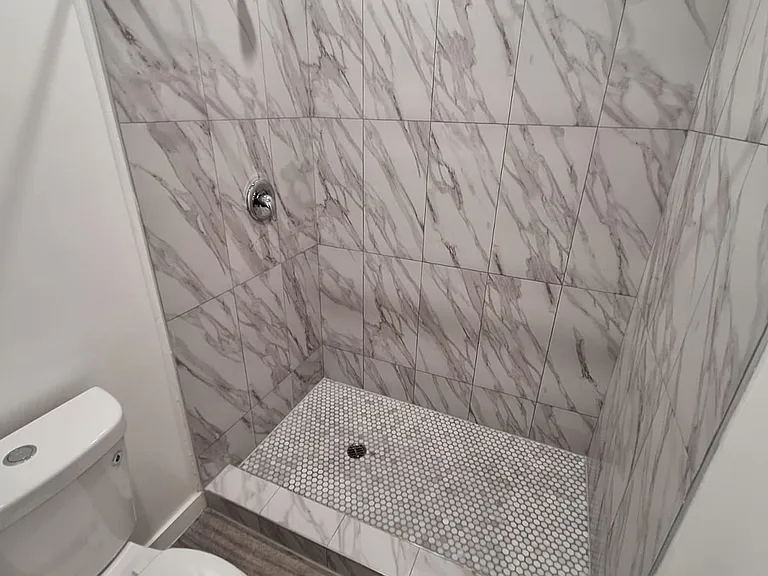 400 Occidental — Photo 12