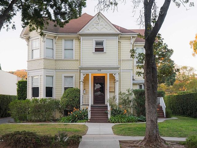 1st image of 815 De La Vina St Ste A3