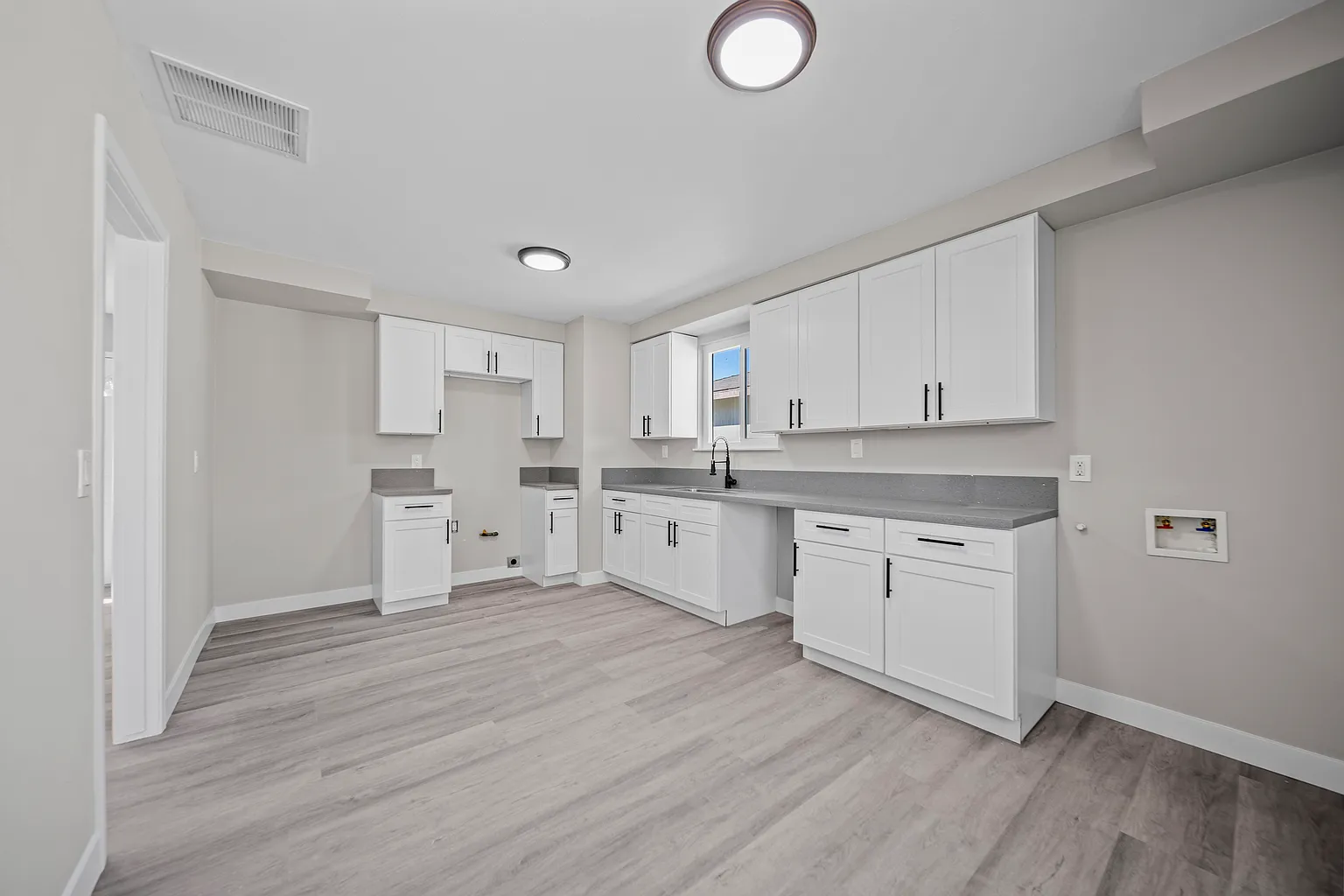 1283 Boyden Ave photo 1