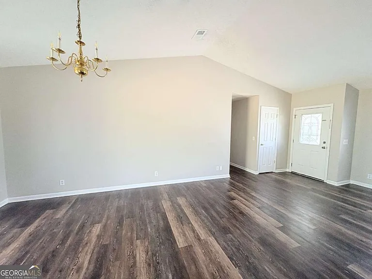 142 Woodvalley Ct — Photo 7