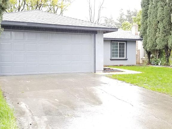 2nd image of 18 Timberwood Ct
