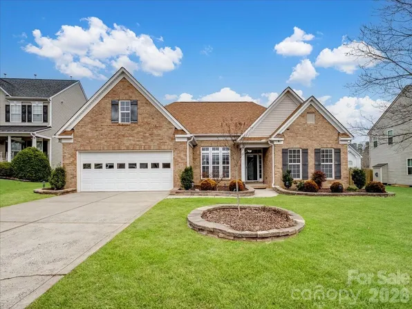 879 Pinkney Pl, Stanley, NC 28164