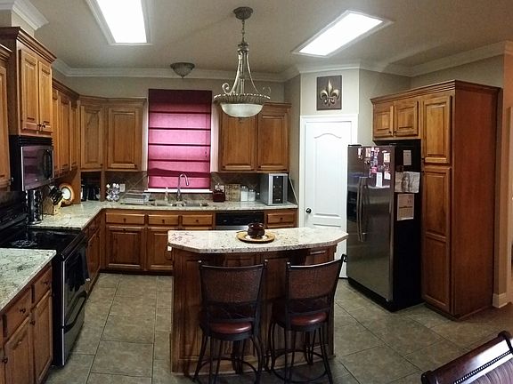 3rd image of 13072 Oak Knoll Dr