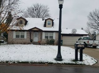 238 Kenway Dr, Lansing, MI 48917
