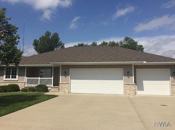 1st image of 729 Cambridge Cir