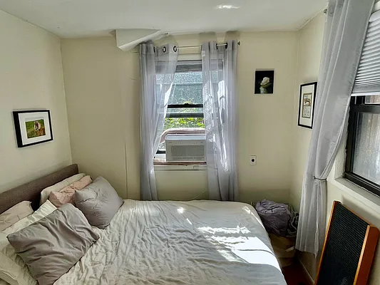Rented by Compass | media 18