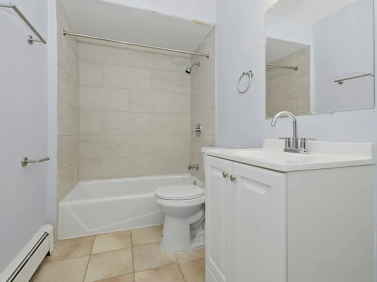 2040 W 111th St — Photo 13