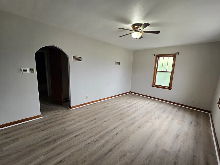 1812 Logan Ave — Photo 8