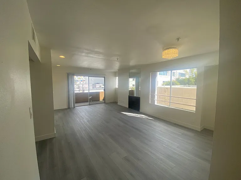 Rodeo Apartments — Photo 24