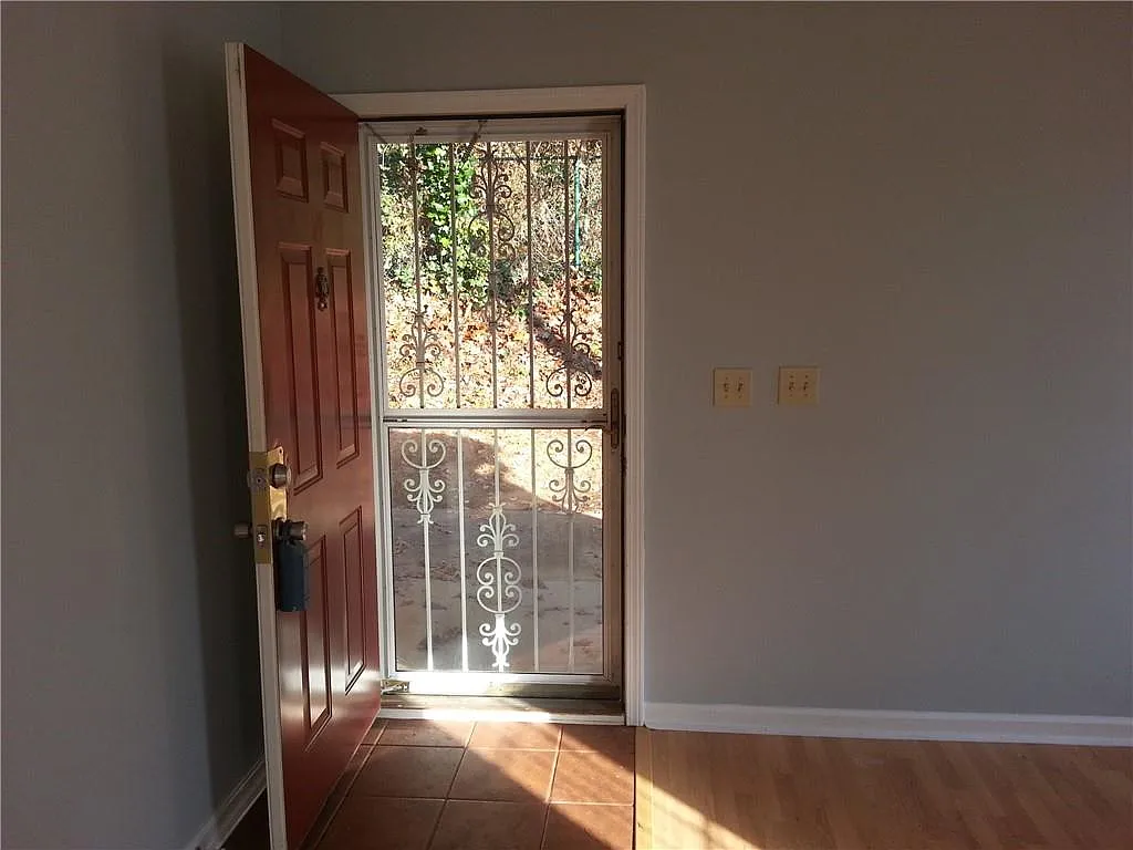 2 bed, 2.0 bath, 912 sqft, $1,450 — Photo 4
