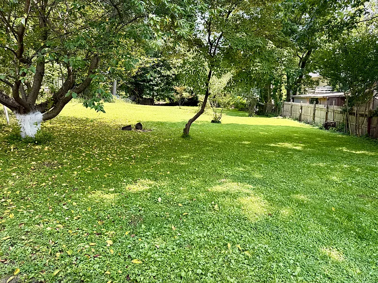 276 Griffin Ave — Photo 15