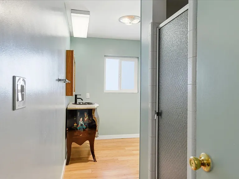 9750 Valencia Dr — Photo 20