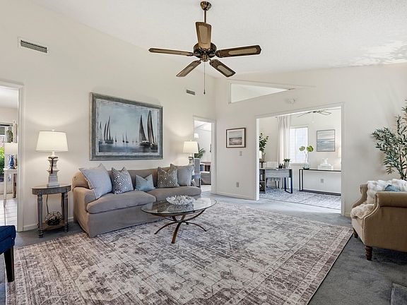 4th image of 203 Birkdale Ln.