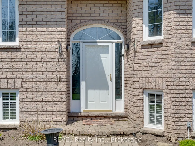 5 Barbara Ave — Photo 4