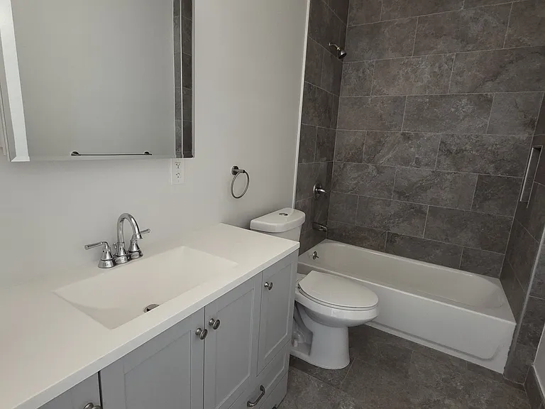 2550 Regent St #9 — Photo 12