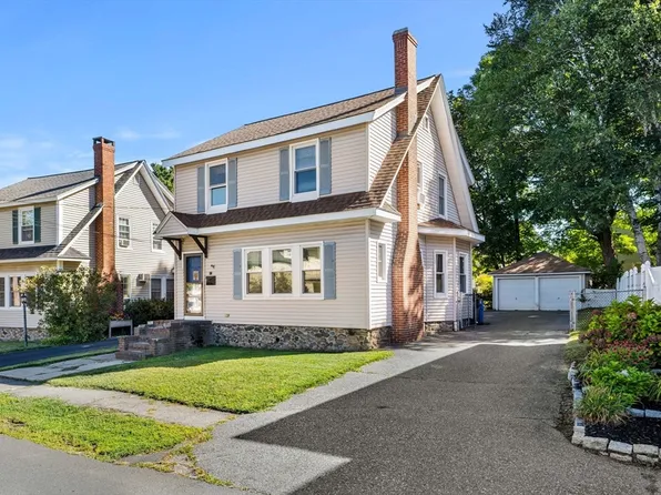 15 Blossom St, Haverhill, MA 01835