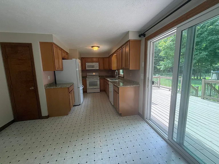 158 Tina Dr #B — Photo 25