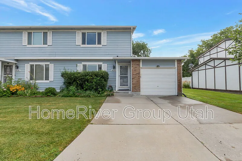 3 bed, 2.0 bath, 1580 sqft, $1,800 — Photo 1