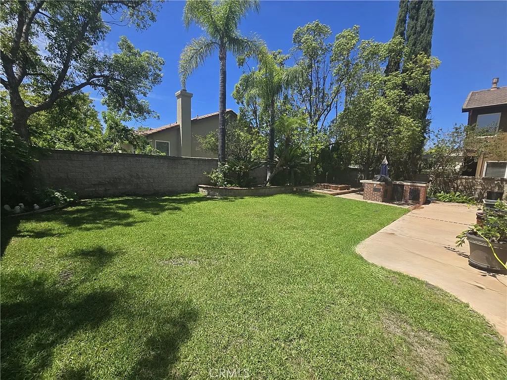 4 bed, 3514 sqft, $7,100 — Photo 2