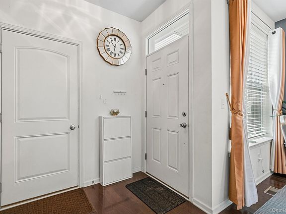4th image of 93 Meadow View Drive