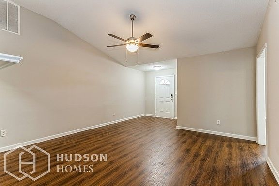 4th image of 310 Fallview Dr