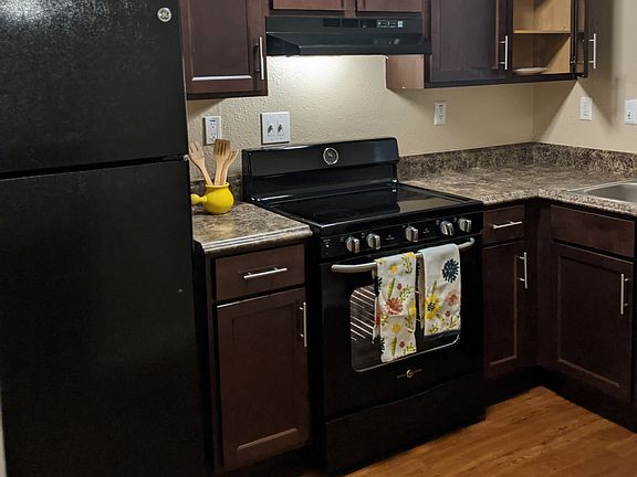 4th image of 1031 Fountain Lake Dr