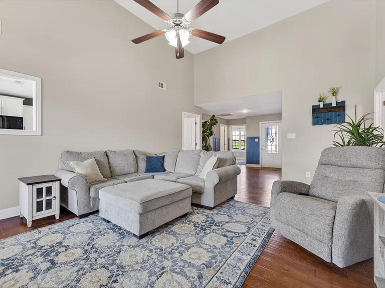 1044 Charles Thomas Dr — Photo 29