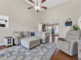 1044 Charles Thomas Dr, Clarksville, TN 37042