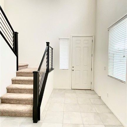 2nd image of 8038 Minavalle Ave