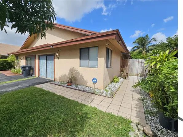 6513 Harbour Rd, North Lauderdale, FL 33068