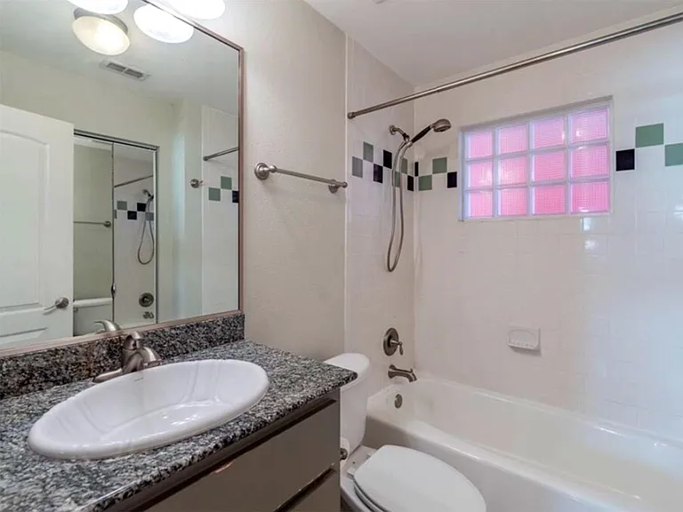 1422 Collier St #206 — Photo 5