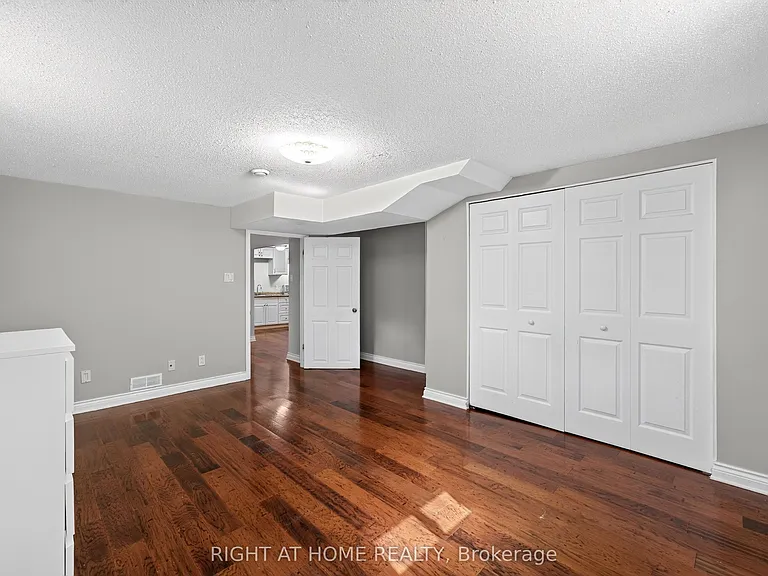 60 Westwood Dr — Photo 15