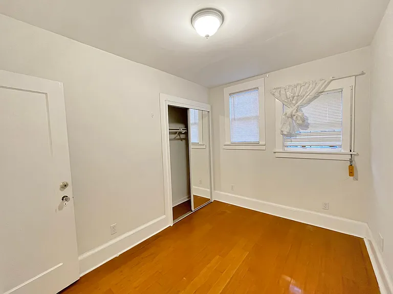 2450 Parker St — Photo 16