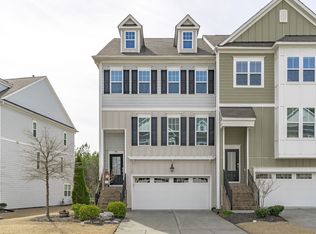 621 Edgewater Ridge Ct, Apex, NC 27523