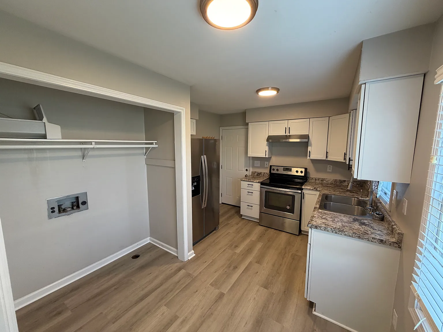 2 bed, 750 sqft, $1,200 — Photo 1