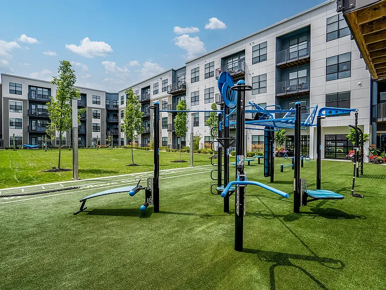 The Pointe at Polaris — Photo 38