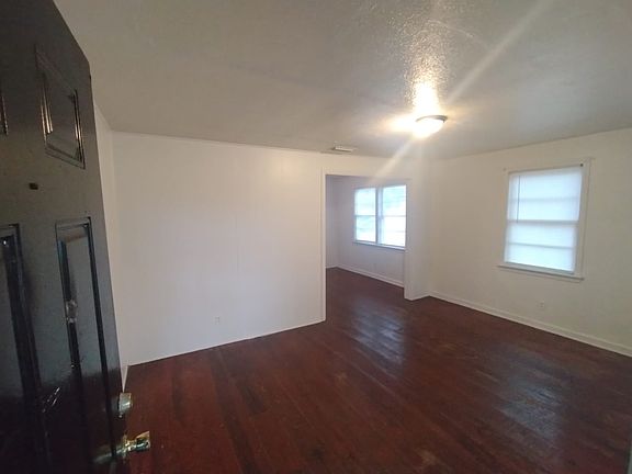2nd image of 5562 Lyle Ln