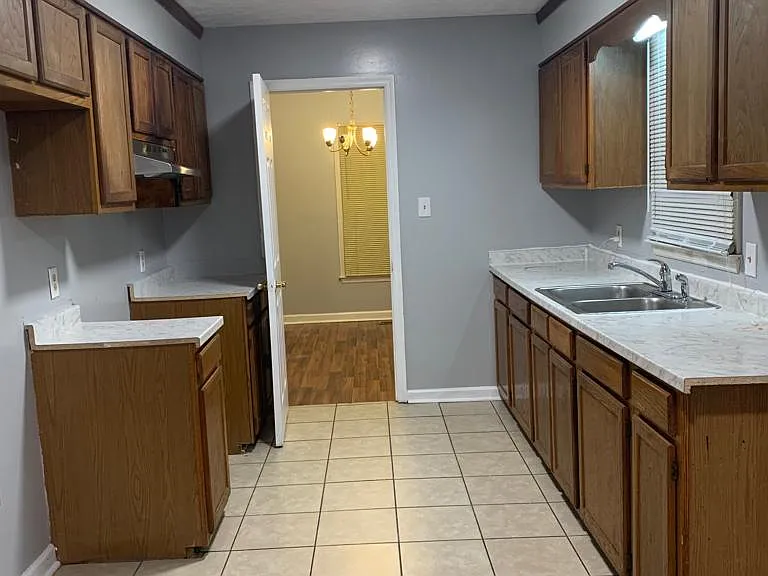 109 Dallas St — Photo 4
