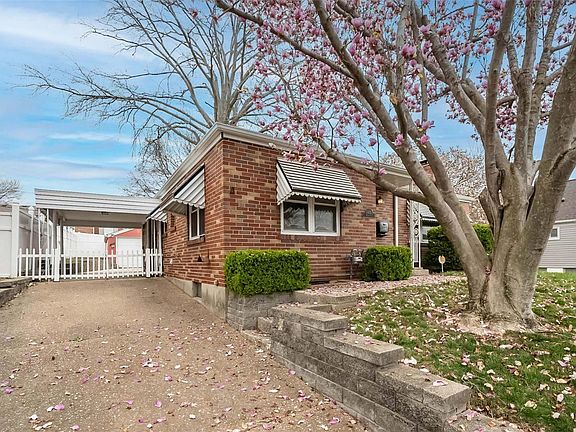 4th image of 6411 Raywood Ave