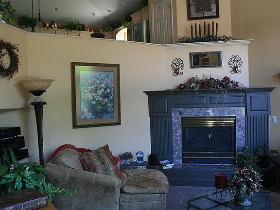 3rd image of 4630 S Reserve St